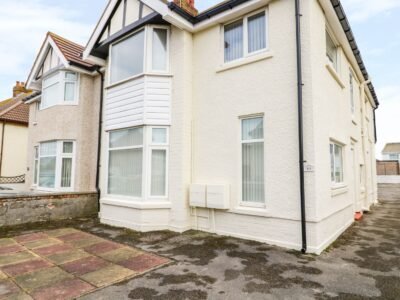 Beside The Sea - Ar Lan y Mor