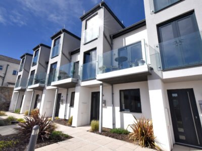 3 Grove Mews