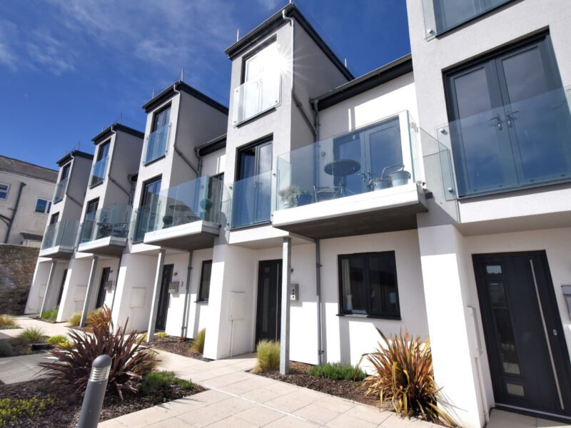 3 Grove Mews