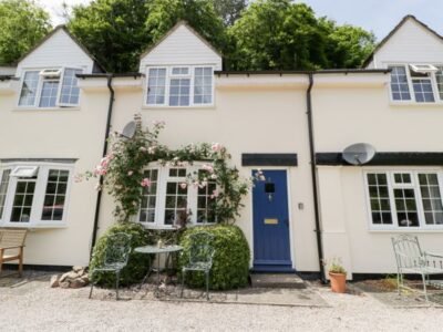 5 Wye Rapid Cottages
