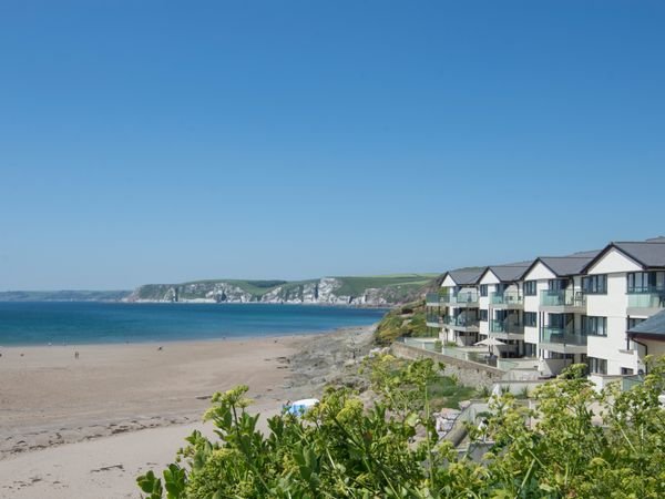 24 Burgh Island Causeway