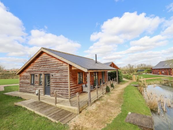Lily-pad Lodge