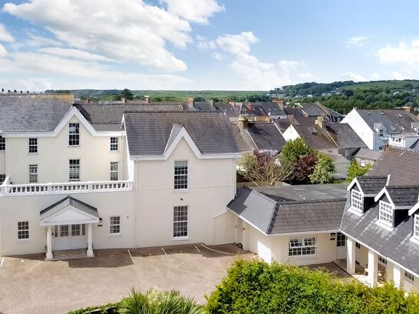 South Beach at The Hideaway