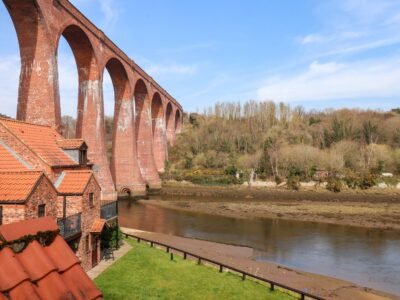 No.15 Riverside Walk (Mallard)