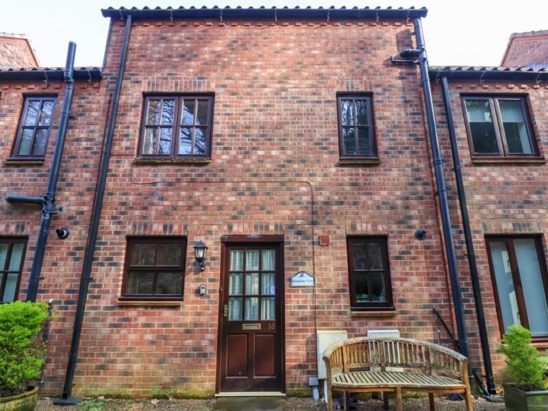 No.18 Riverside Walk (Kingfisher)