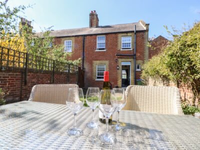 7 Coastguard Cottages