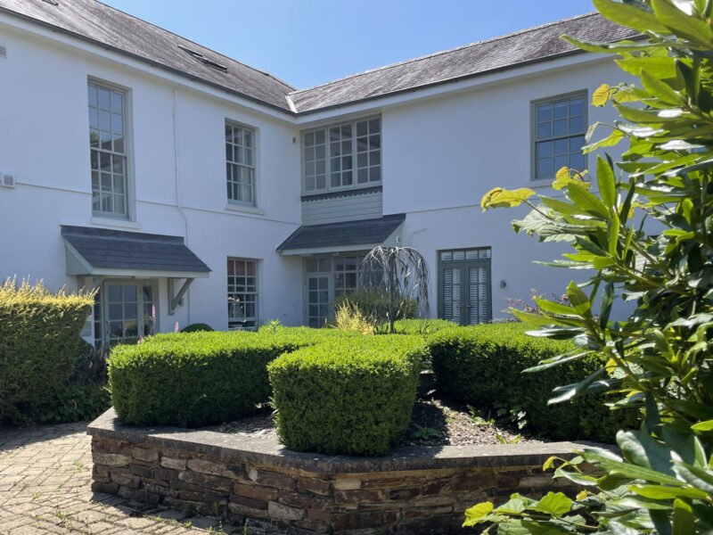 2 The Manor House, Hillfield Village