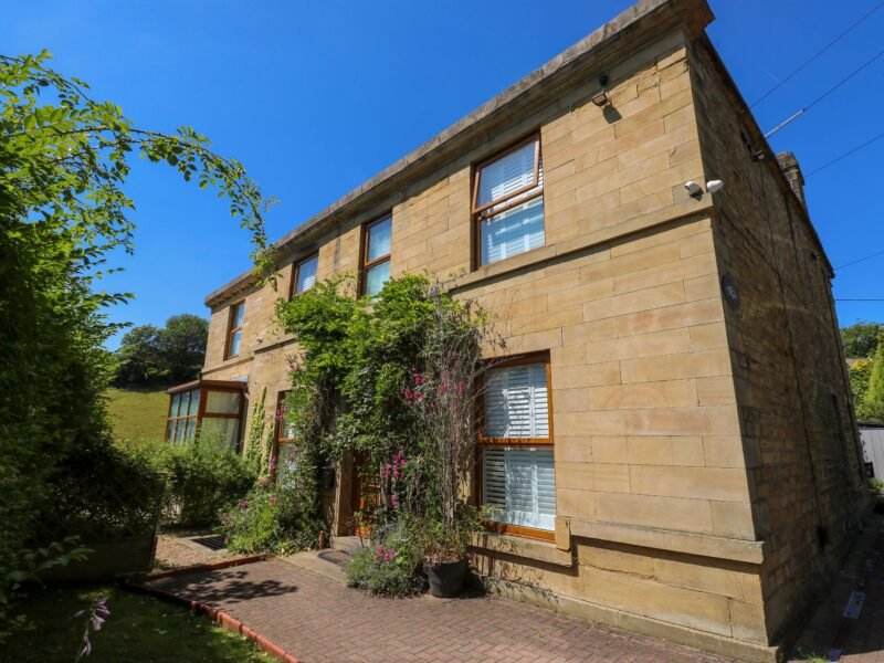The Old Post Office - Pet Friendly Group Stays in Holmfirth