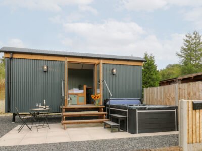 Dam View Shepherds Hut